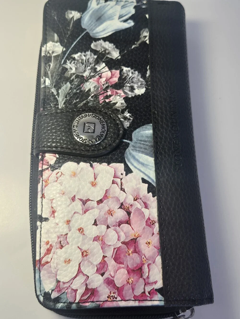 Stone Mountain Rose Bloom Zip Around Wallet Black Floral  Pebble Leather!